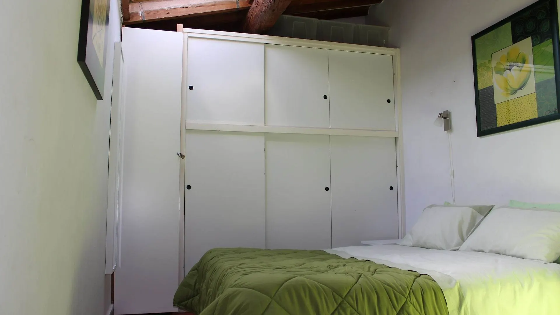 Zmax Zanobi Studios Florence 0*,  Italy